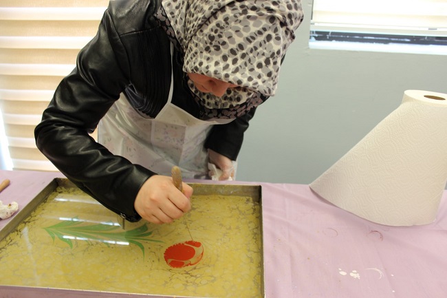 Ebru-Art-Class-4-(Water-Marbling)-in-Staten-Island1 (3)