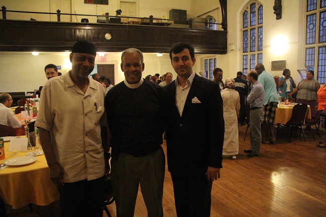 Iftar-with-members-of-Grace-Episcopal-Church (4)