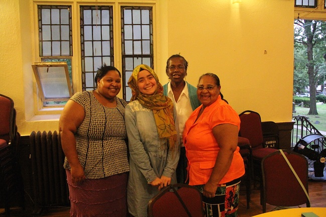 Iftar-with-members-of-Grace-Episcopal-Church (5)