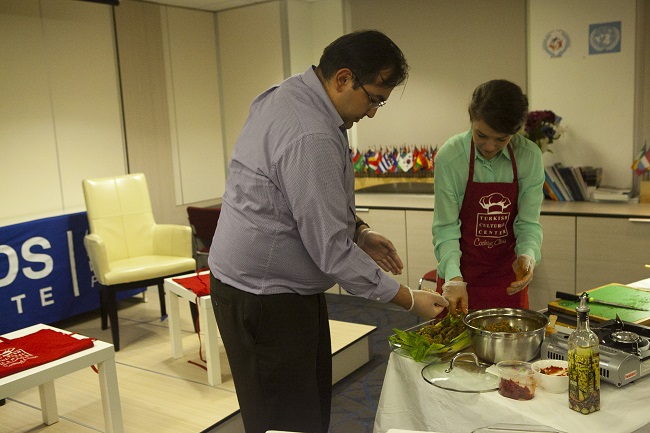 Full-House-For-The-First-Cooking-Class-Of-The-Season (1)