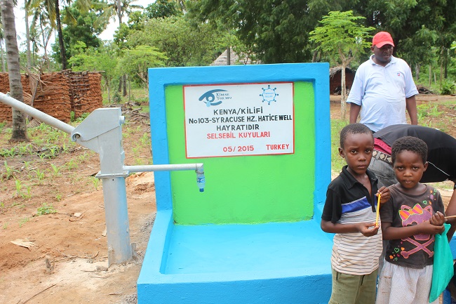 Syracuse-Community-Opened-a-Water-Well-in-Kenya (3)