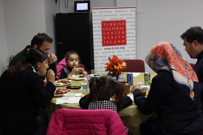 Thanksgiving-Dinner-in-Staten-I (2)